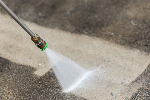 parking lot pressure washing in seattle